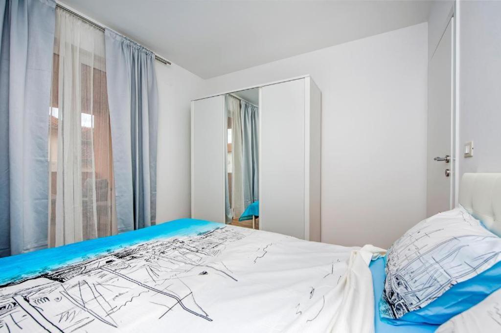 Aria Room And Apartmant Fuga Ровинь Экстерьер фото