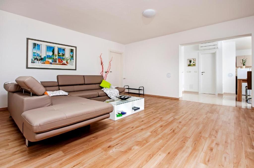 Aria Room And Apartmant Fuga Ровинь Экстерьер фото