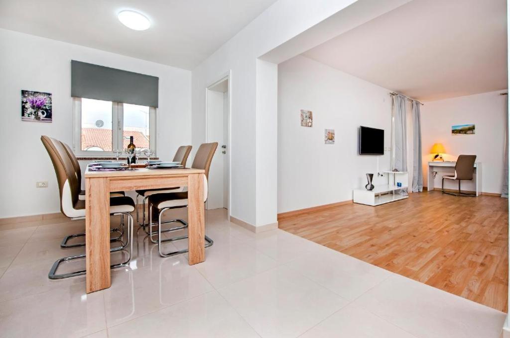 Aria Room And Apartmant Fuga Ровинь Экстерьер фото